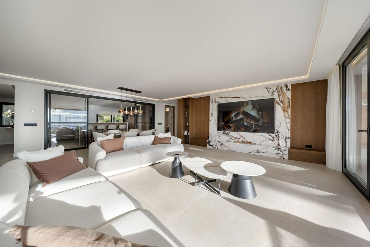 3 Bed Apartment for sale in Nueva Andalucía Costa Del Sol, Málaga, Spain