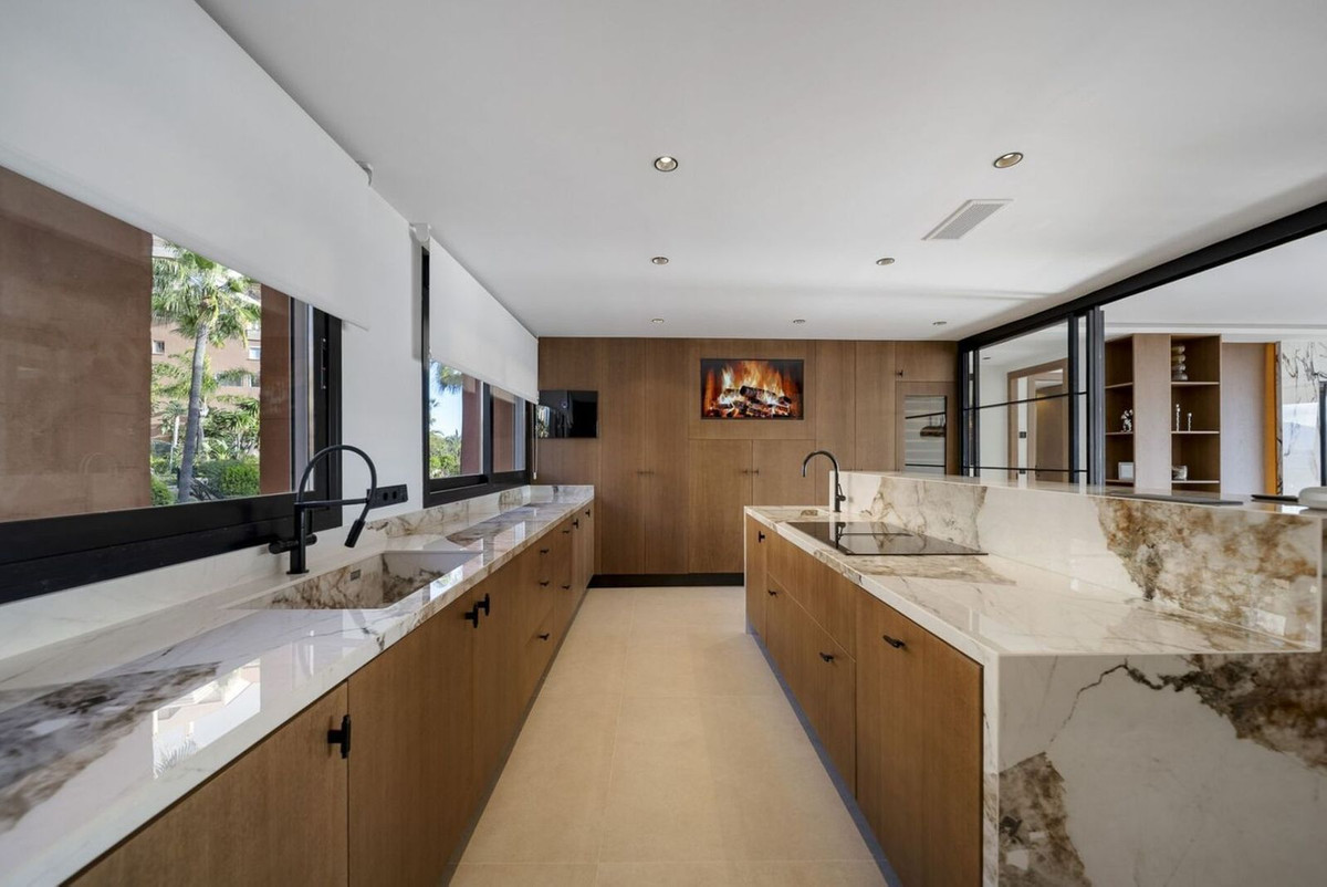 3 Bed Apartment for sale in Nueva Andalucía Costa Del Sol, Málaga, Spain