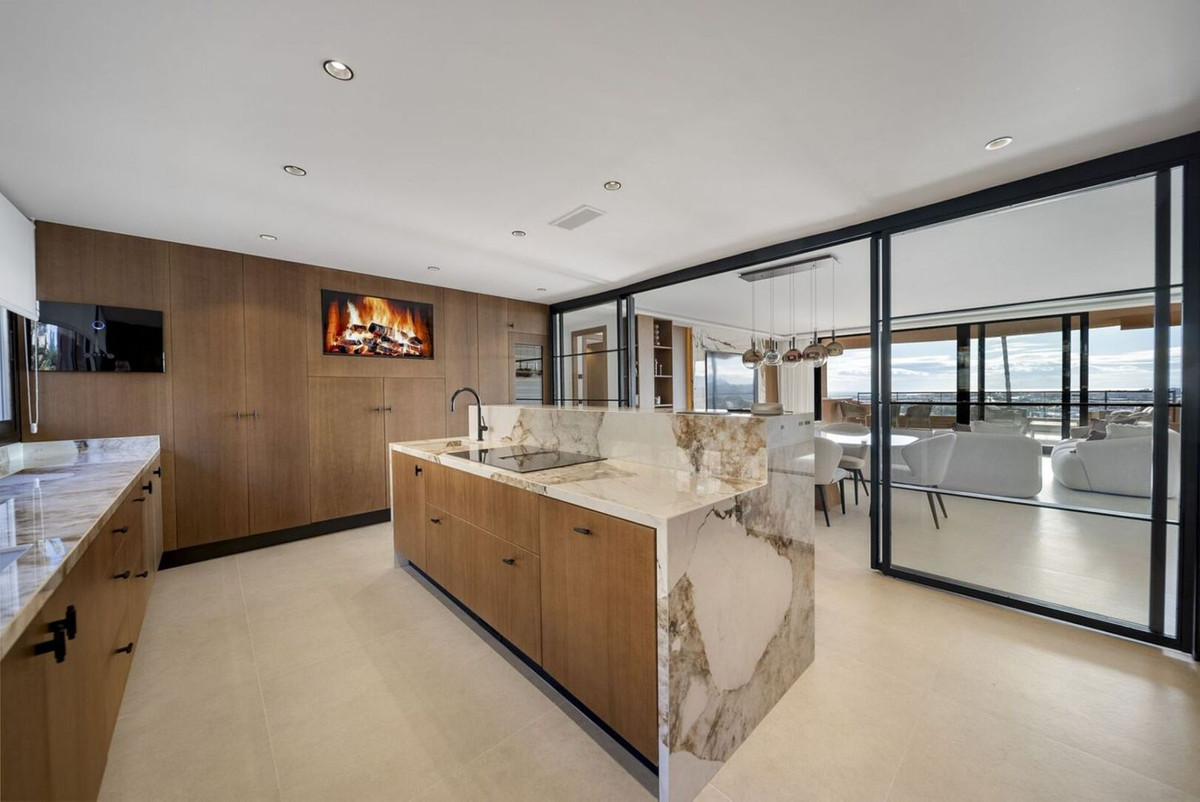 3 Bed Apartment for sale in Nueva Andalucía Costa Del Sol, Málaga, Spain