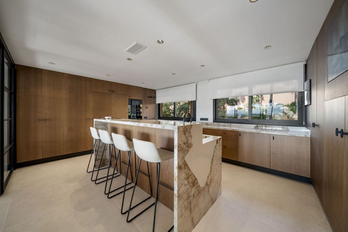 3 Bed Apartment for sale in Nueva Andalucía Costa Del Sol, Málaga, Spain
