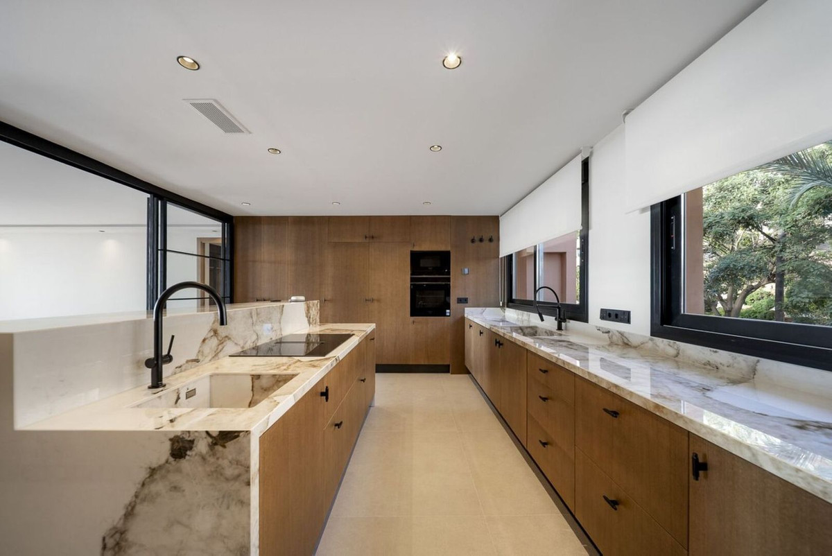 3 Bed Apartment for sale in Nueva Andalucía Costa Del Sol, Málaga, Spain