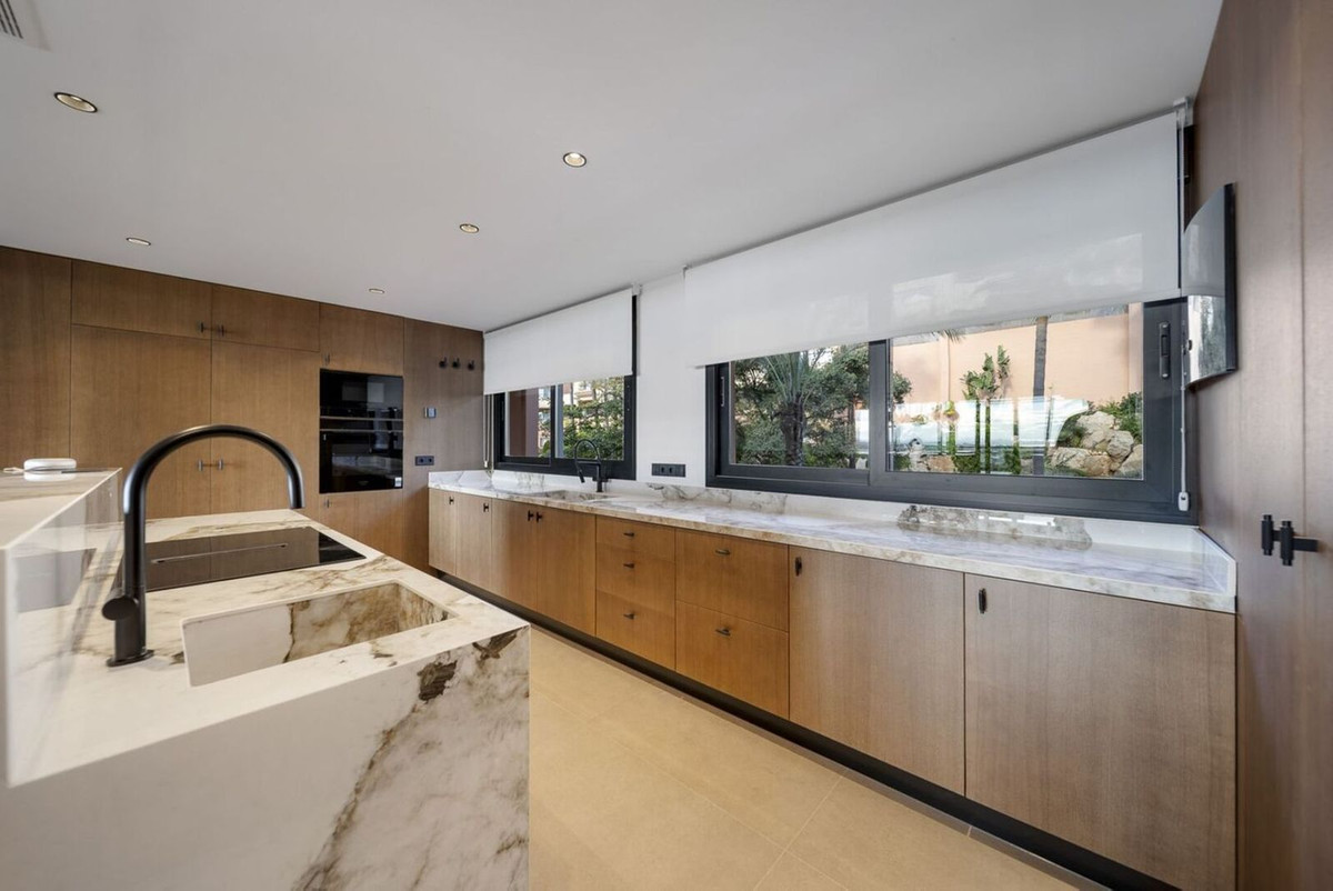 3 Bed Apartment for sale in Nueva Andalucía Costa Del Sol, Málaga, Spain