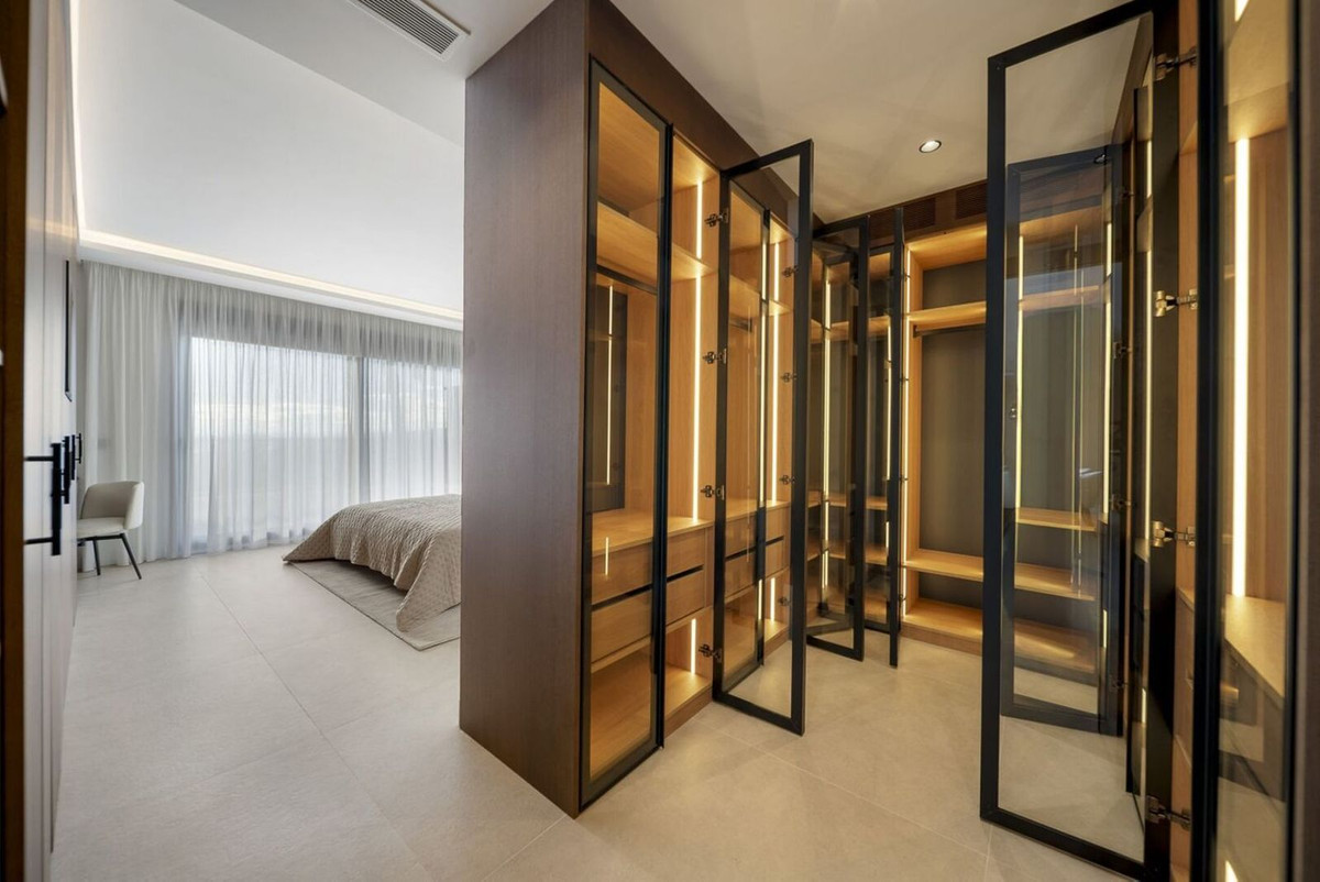 3 Bed Apartment for sale in Nueva Andalucía Costa Del Sol, Málaga, Spain