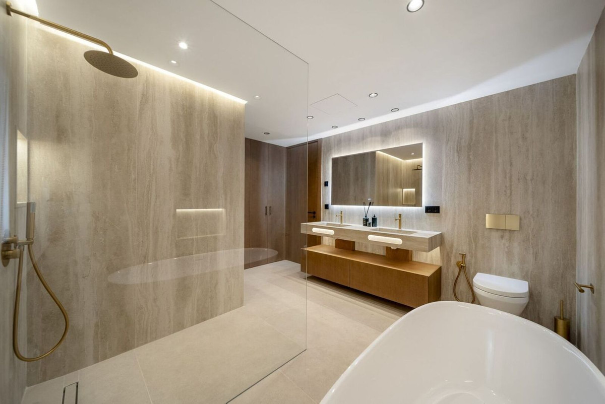 3 Bed Apartment for sale in Nueva Andalucía Costa Del Sol, Málaga, Spain