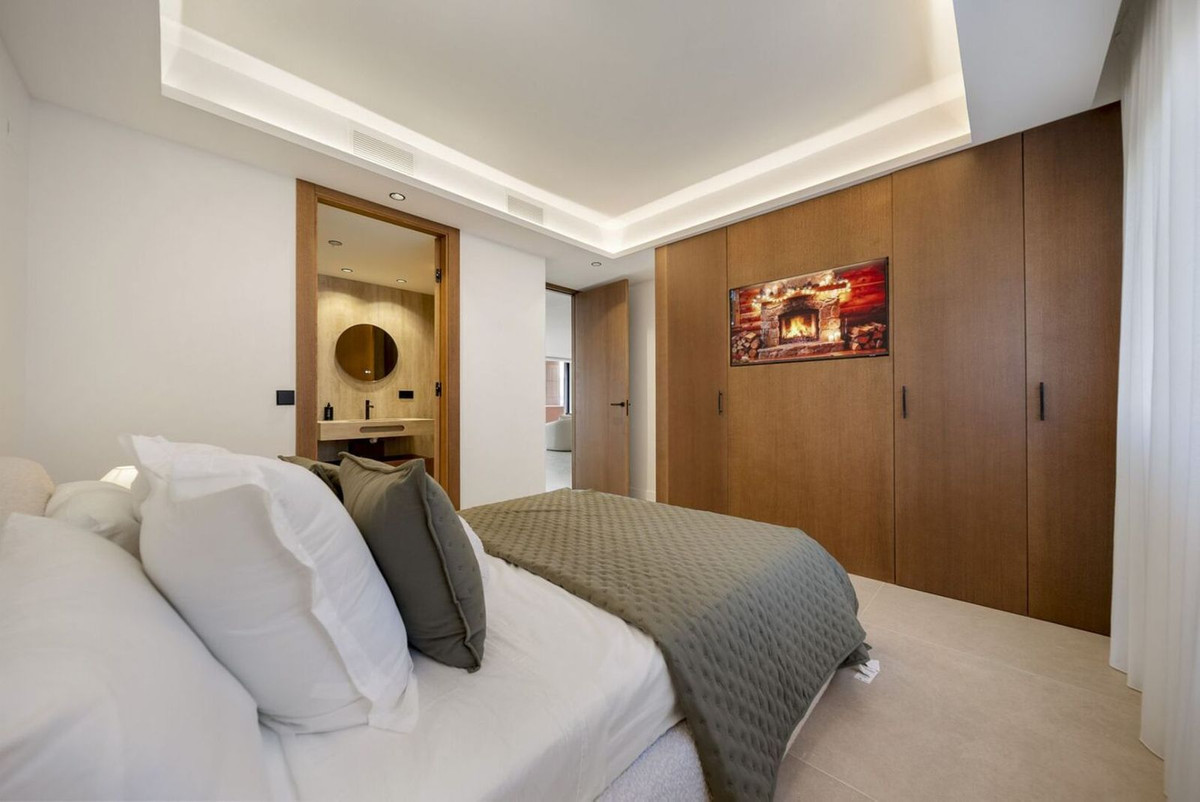 3 Bed Apartment for sale in Nueva Andalucía Costa Del Sol, Málaga, Spain