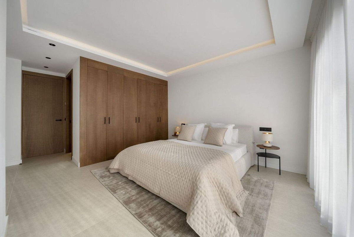 3 Bed Apartment for sale in Nueva Andalucía Costa Del Sol, Málaga, Spain
