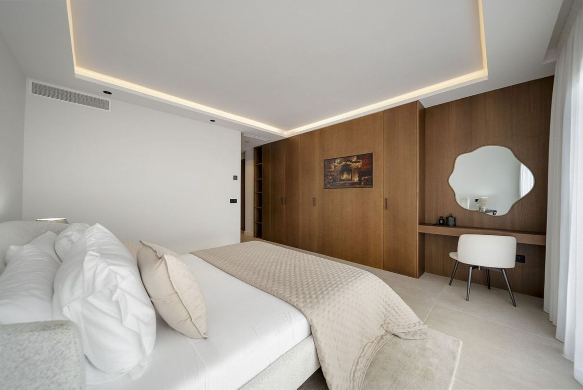 3 Bed Apartment for sale in Nueva Andalucía Costa Del Sol, Málaga, Spain