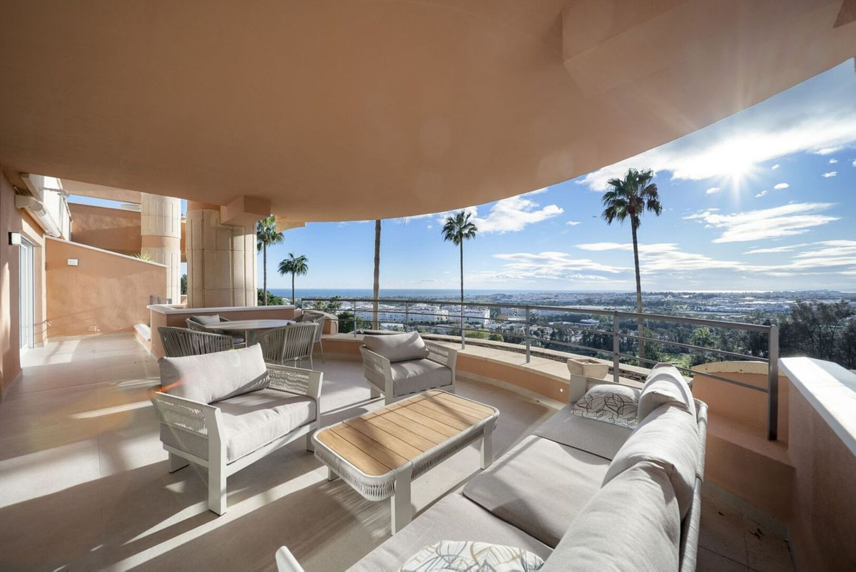3 Bed Apartment for sale in Nueva Andalucía Costa Del Sol, Málaga, Spain