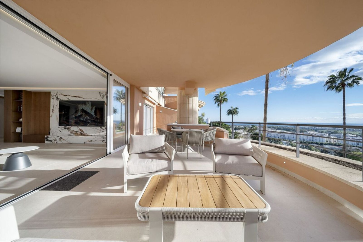 3 Bed Apartment for sale in Nueva Andalucía Costa Del Sol, Málaga, Spain