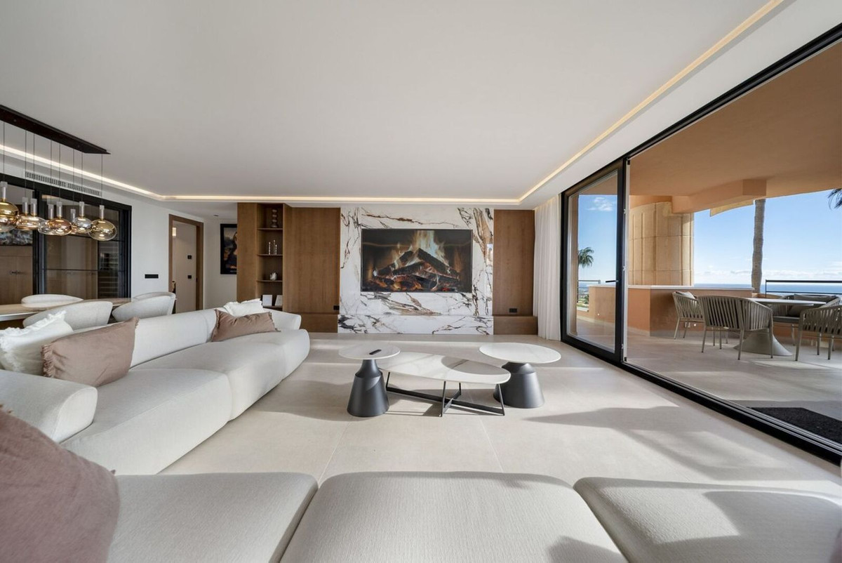 3 Bed Apartment for sale in Nueva Andalucía Costa Del Sol, Málaga, Spain