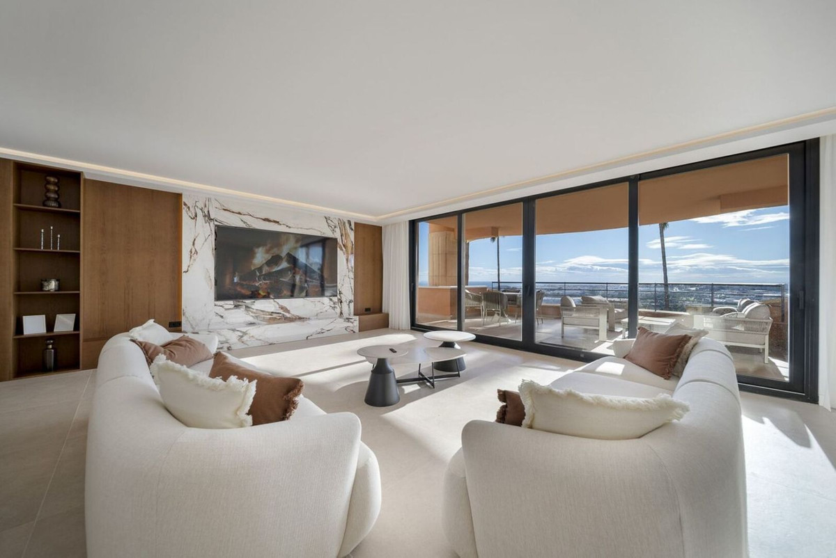 3 Bed Apartment for sale in Nueva Andalucía Costa Del Sol, Málaga, Spain