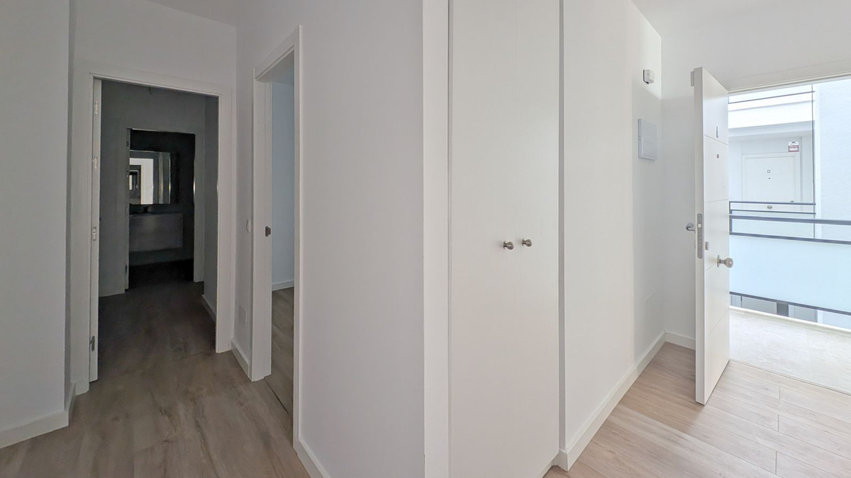 Se vende Apartamento Planta Media de 2 dormitorios en Costa Del Sol, Málaga, España