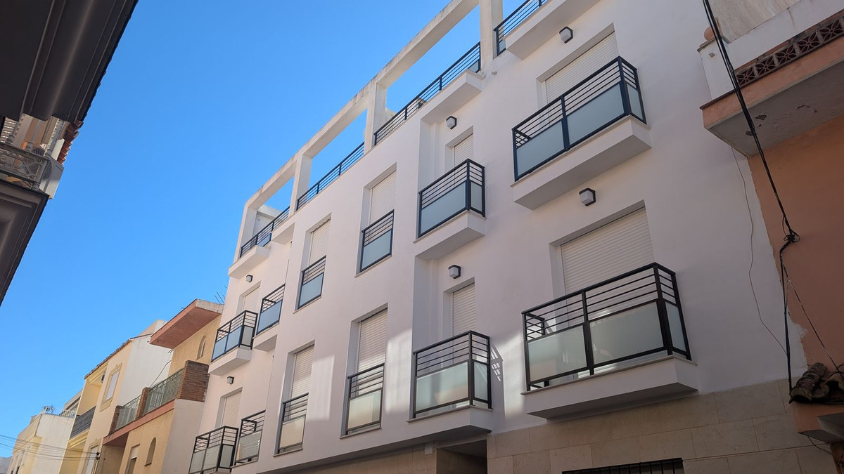 Se vende Apartamento Planta Media de 2 dormitorios en Costa Del Sol, Málaga, España