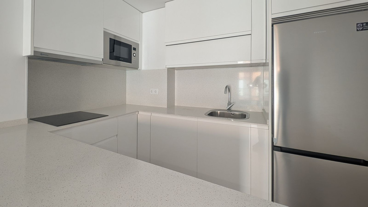 Se vende Apartamento Planta Media de 2 dormitorios en Costa Del Sol, Málaga, España