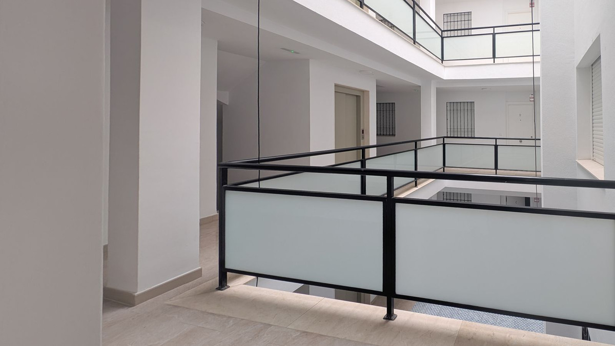 Se vende Apartamento Planta Media de 2 dormitorios en Costa Del Sol, Málaga, España