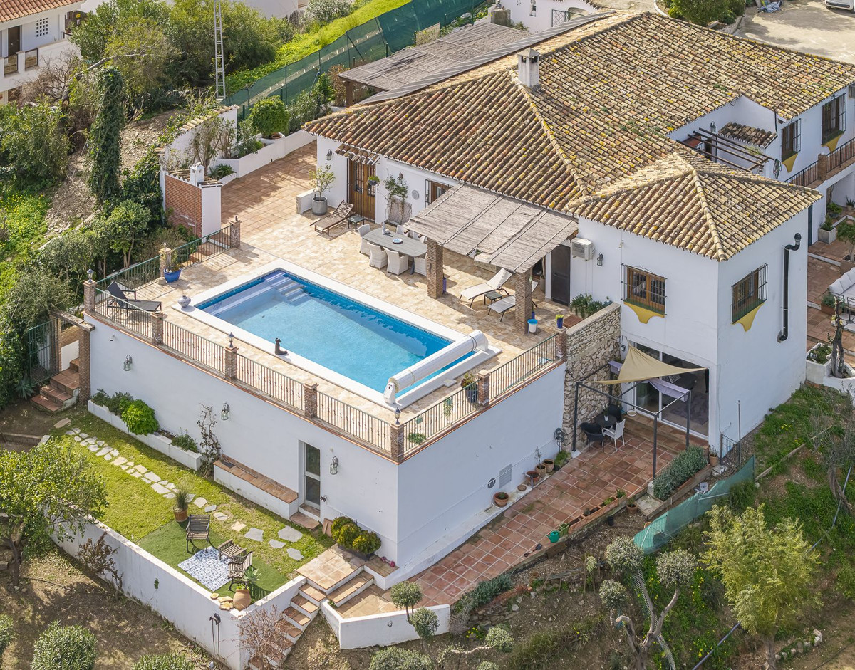 Se vende Villa - Chalet de 3 dormitorios en Costa Del Sol, Málaga, España