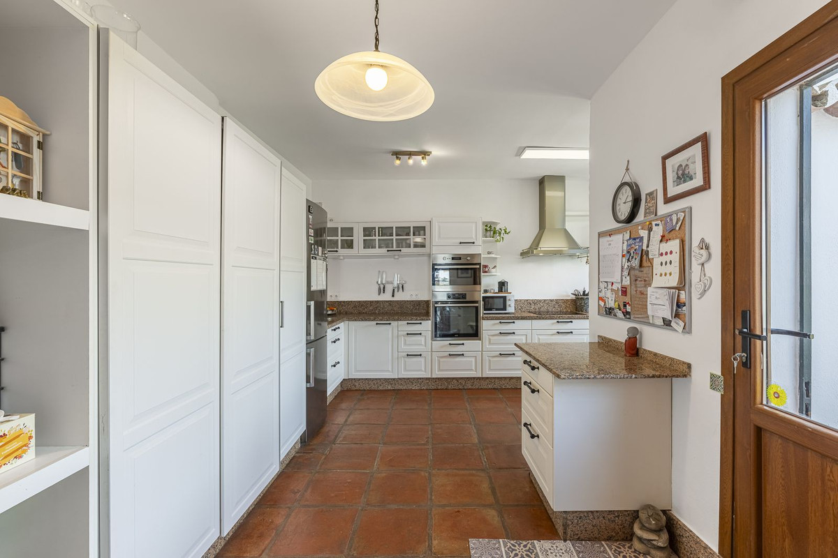 Se vende Villa - Chalet de 3 dormitorios en Costa Del Sol, Málaga, España