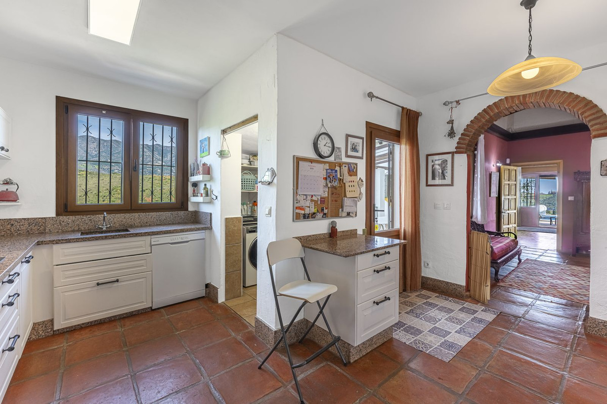 Se vende Villa - Chalet de 3 dormitorios en Costa Del Sol, Málaga, España