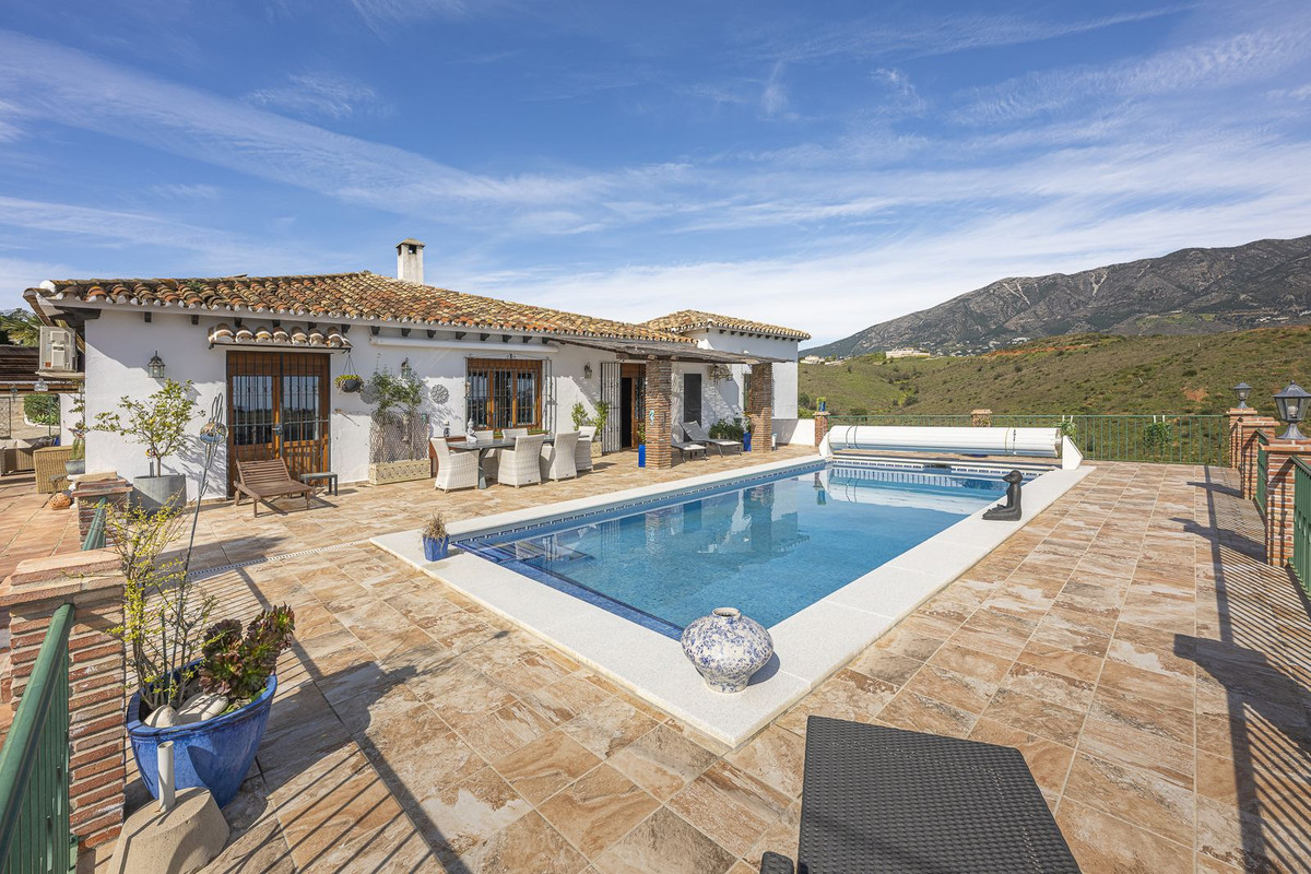 Se vende Villa - Chalet de 3 dormitorios en Costa Del Sol, Málaga, España