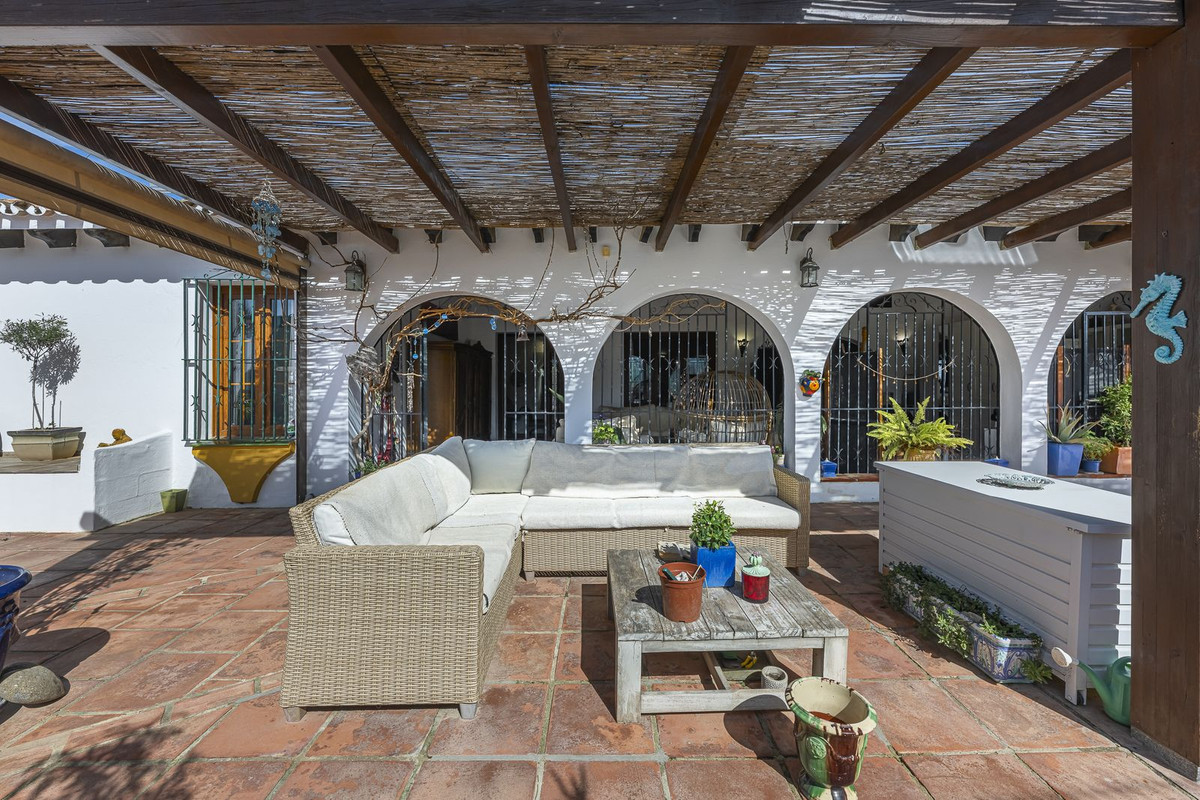 Se vende Villa - Chalet de 3 dormitorios en Costa Del Sol, Málaga, España