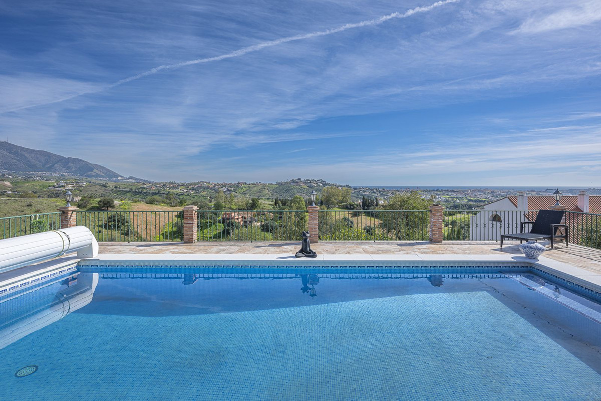 Se vende Villa - Chalet de 3 dormitorios en Costa Del Sol, Málaga, España