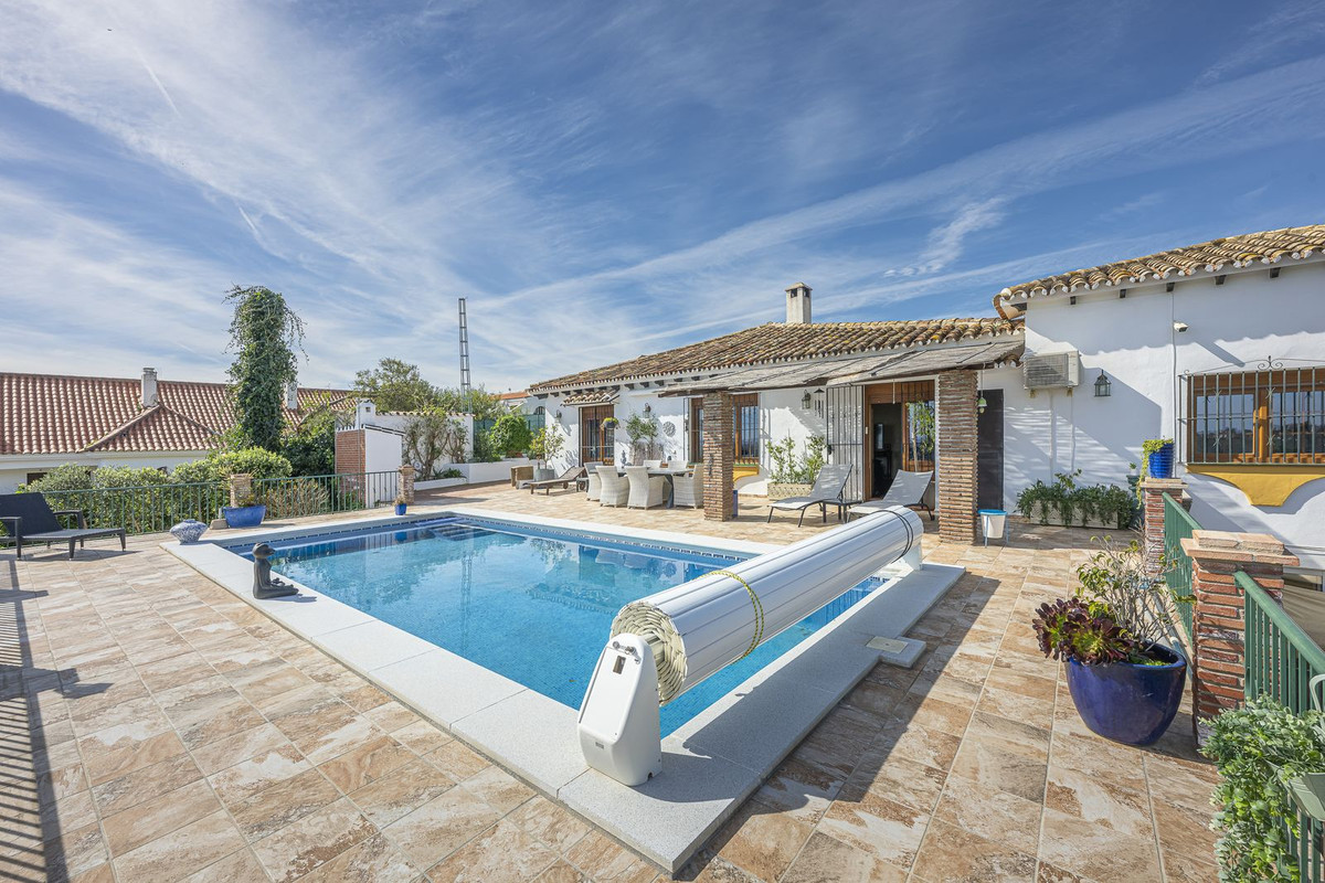 Se vende Villa - Chalet de 3 dormitorios en Costa Del Sol, Málaga, España