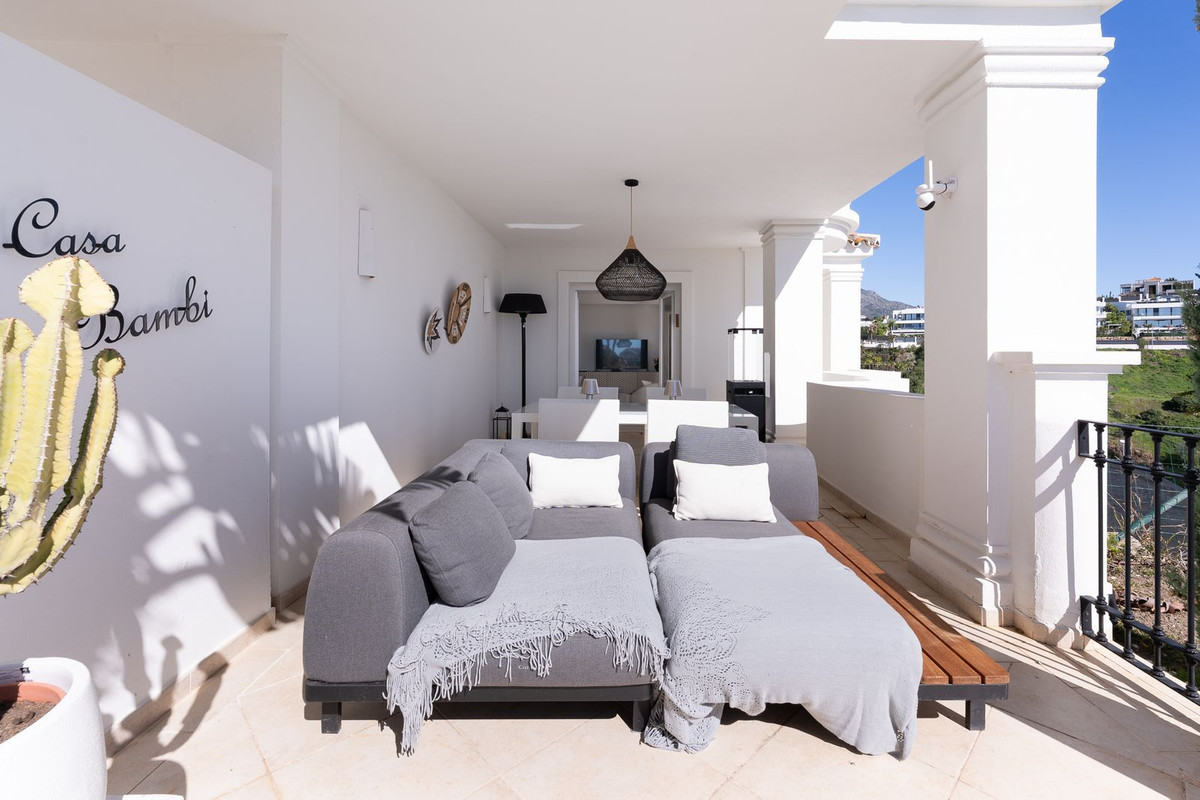 2 Bed Apartment for sale in Nueva Andalucía Costa Del Sol, Málaga, Spain