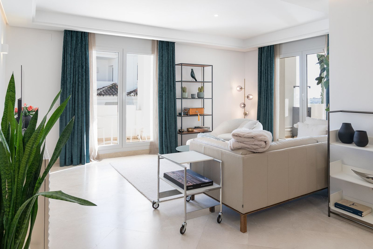 2 Bed Apartment for sale in Nueva Andalucía Costa Del Sol, Málaga, Spain
