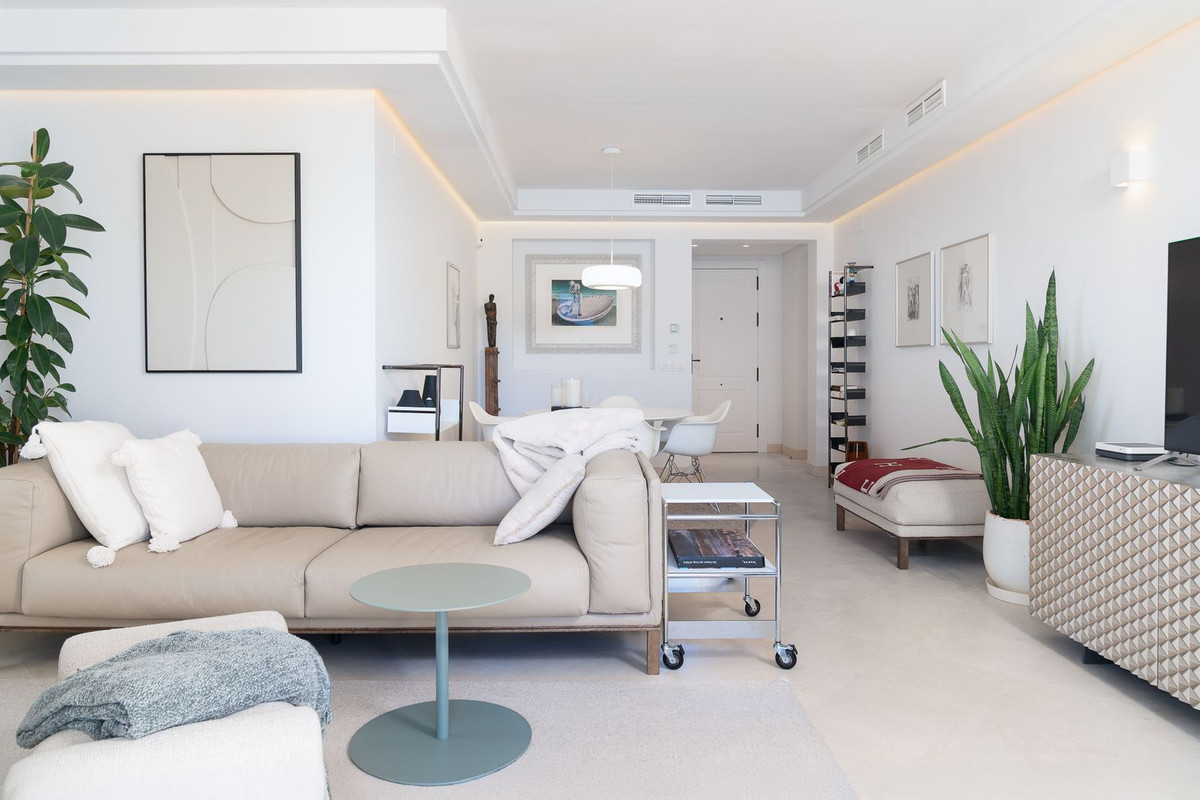 2 Bed Apartment for sale in Nueva Andalucía Costa Del Sol, Málaga, Spain