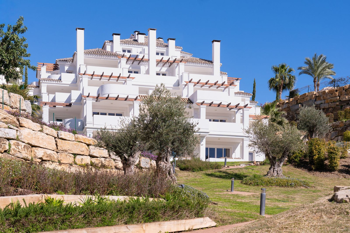 2 Bed Apartment for sale in Nueva Andalucía Costa Del Sol, Málaga, Spain