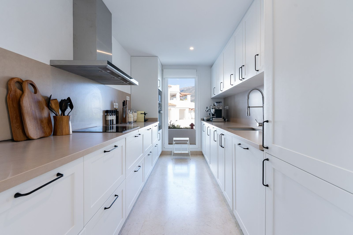 2 Bed Apartment for sale in Nueva Andalucía Costa Del Sol, Málaga, Spain