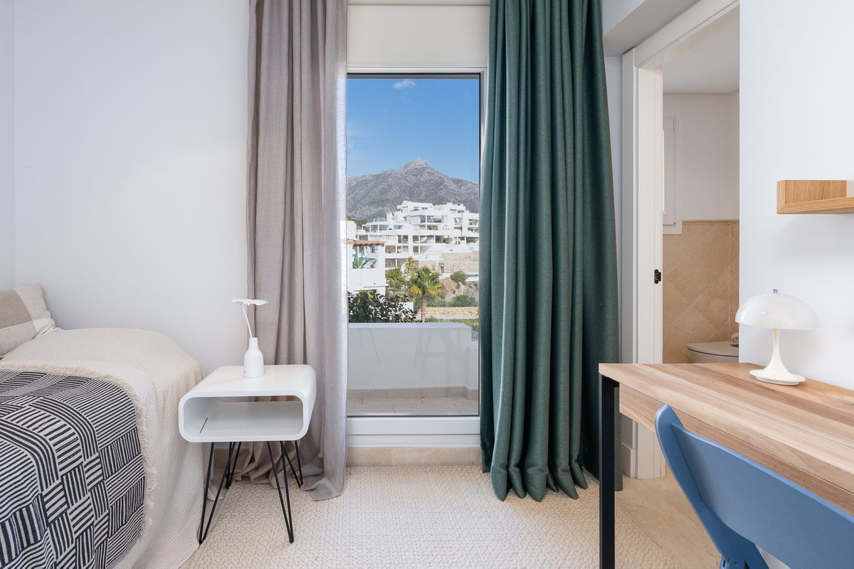 2 Bed Apartment for sale in Nueva Andalucía Costa Del Sol, Málaga, Spain