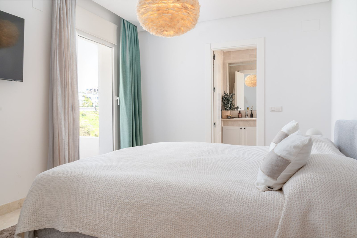 2 Bed Apartment for sale in Nueva Andalucía Costa Del Sol, Málaga, Spain