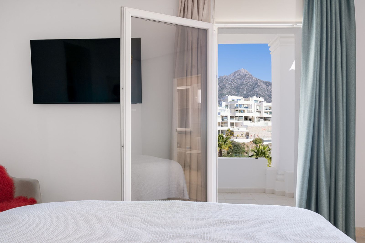 2 Bed Apartment for sale in Nueva Andalucía Costa Del Sol, Málaga, Spain