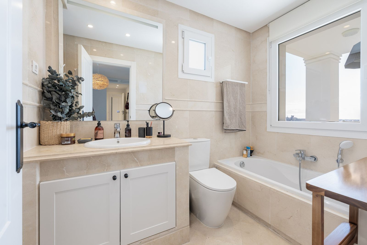 2 Bed Apartment for sale in Nueva Andalucía Costa Del Sol, Málaga, Spain