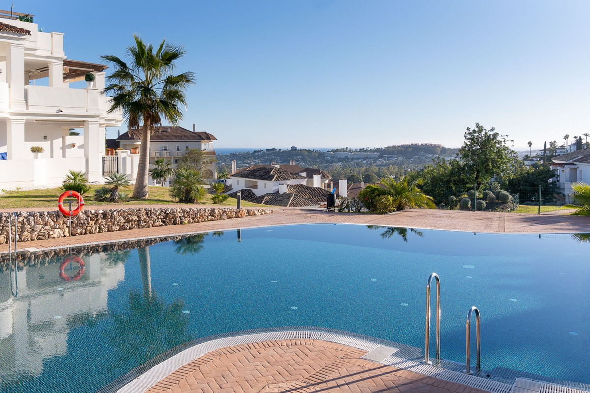 2 Bed Apartment for sale in Nueva Andalucía Costa Del Sol, Málaga, Spain