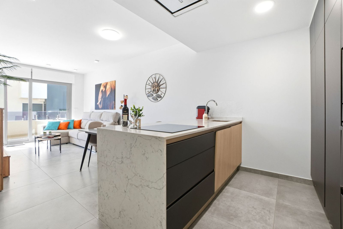 Se vende Apartamento Planta Media de 2 dormitorios en Costa Blanca, Alicante, España