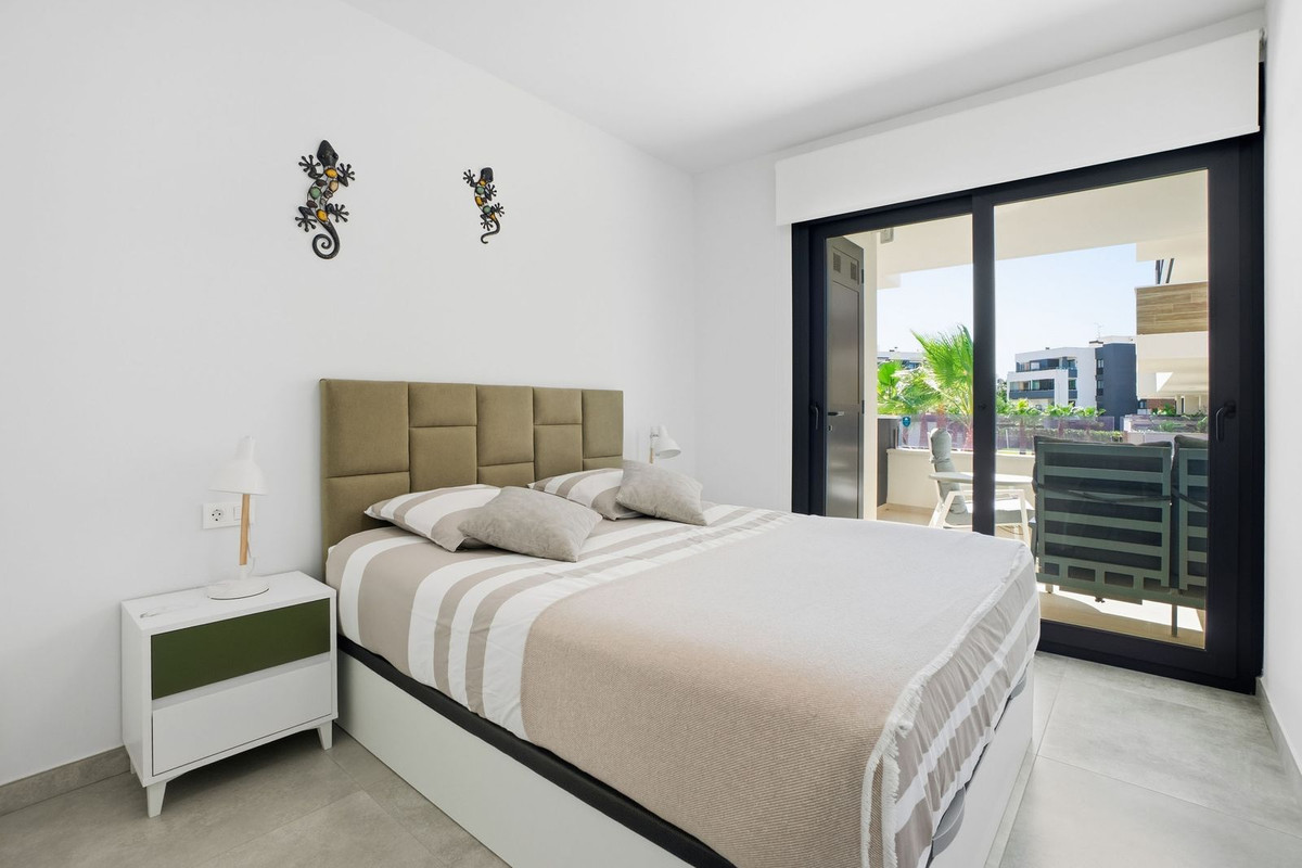 Se vende Apartamento Planta Media de 2 dormitorios en Costa Blanca, Alicante, España