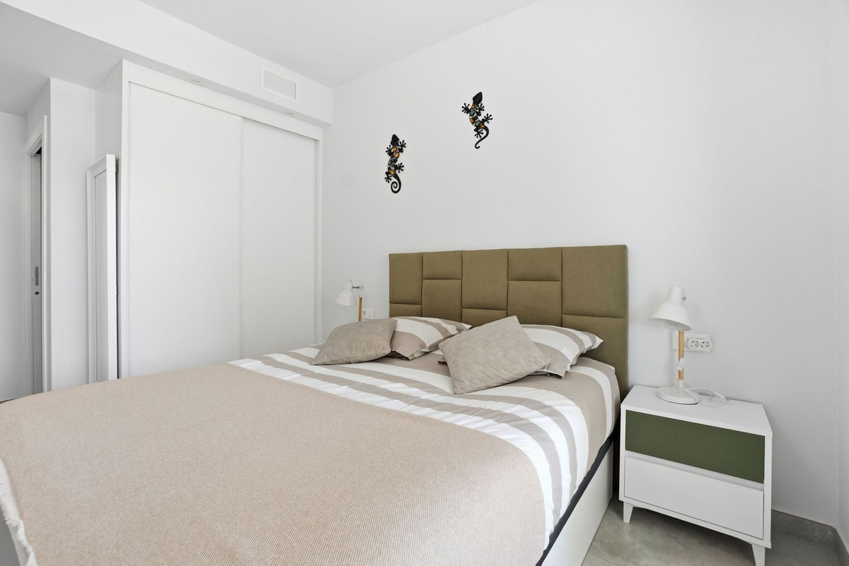 Se vende Apartamento Planta Media de 2 dormitorios en Costa Blanca, Alicante, España
