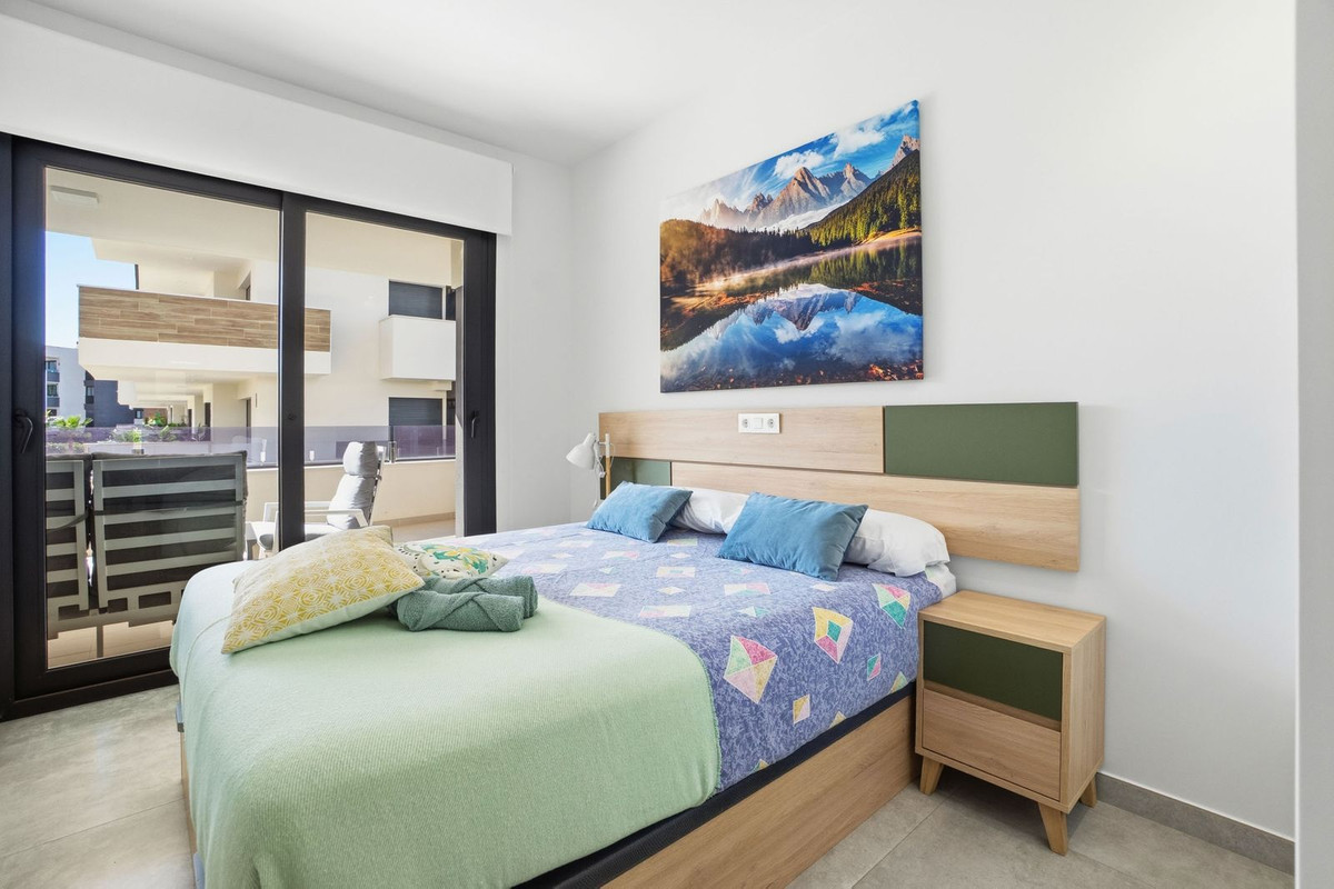 Se vende Apartamento Planta Media de 2 dormitorios en Costa Blanca, Alicante, España