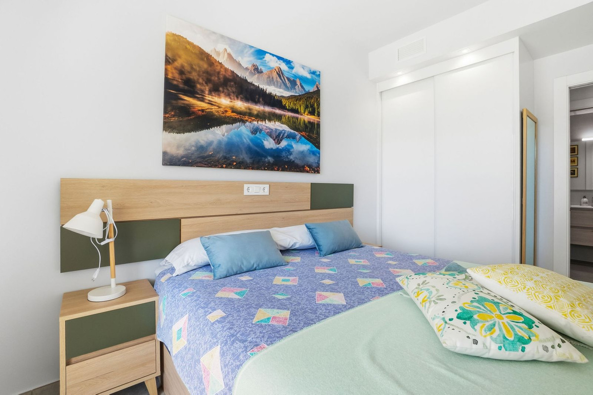 Se vende Apartamento Planta Media de 2 dormitorios en Costa Blanca, Alicante, España