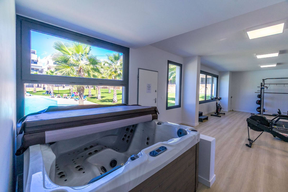 Se vende Apartamento Planta Media de 2 dormitorios en Costa Blanca, Alicante, España