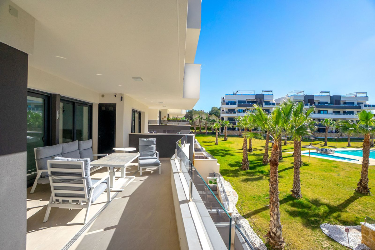 Se vende Apartamento Planta Media de 2 dormitorios en Costa Blanca, Alicante, España