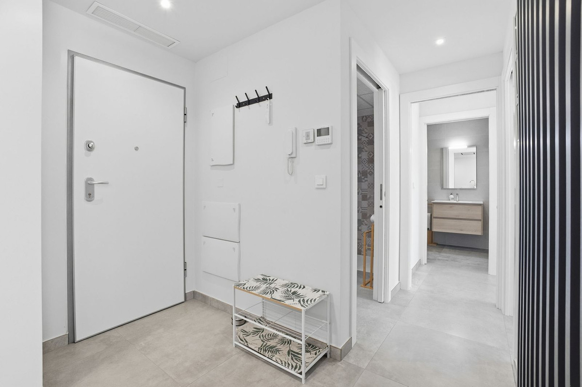Se vende Apartamento Planta Media de 2 dormitorios en Costa Blanca, Alicante, España