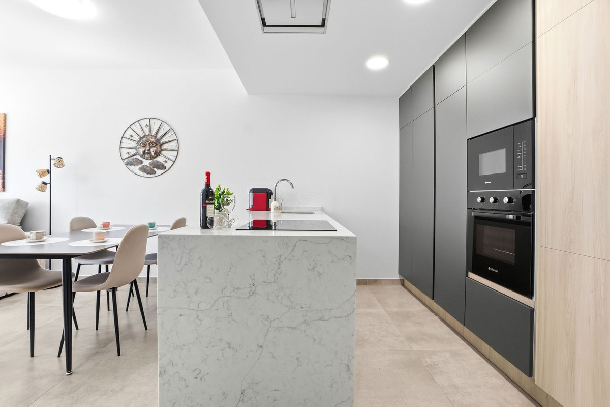Se vende Apartamento Planta Media de 2 dormitorios en Costa Blanca, Alicante, España