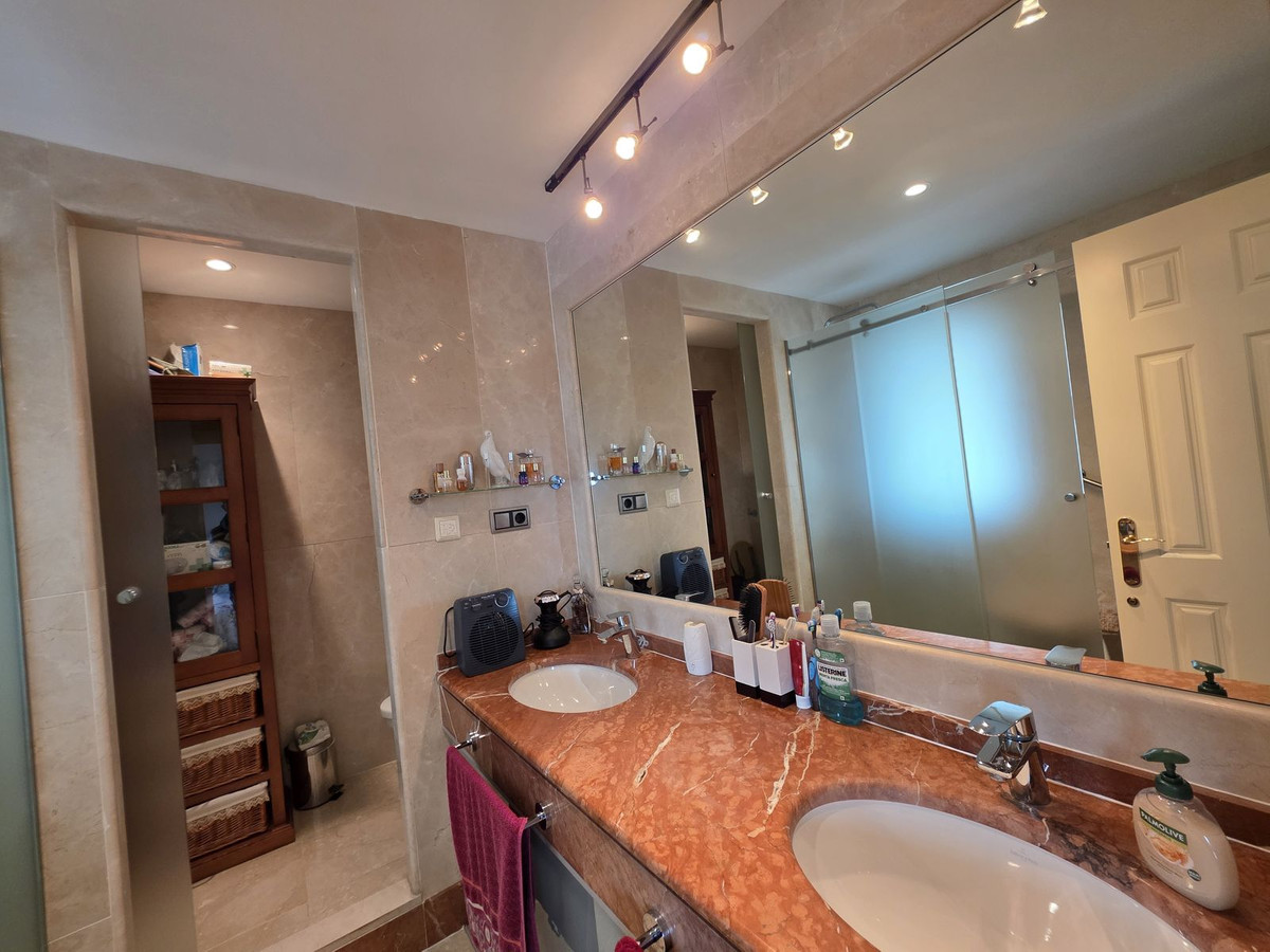 4 Bed Apartment for sale in Sierra Blanca Costa Del Sol, Málaga, Spain