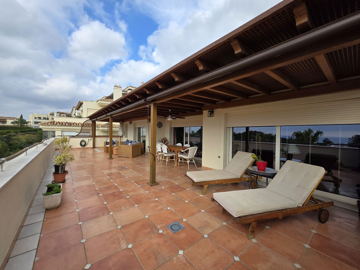 4 Bed Apartment for sale in Sierra Blanca Costa Del Sol, Málaga, Spain