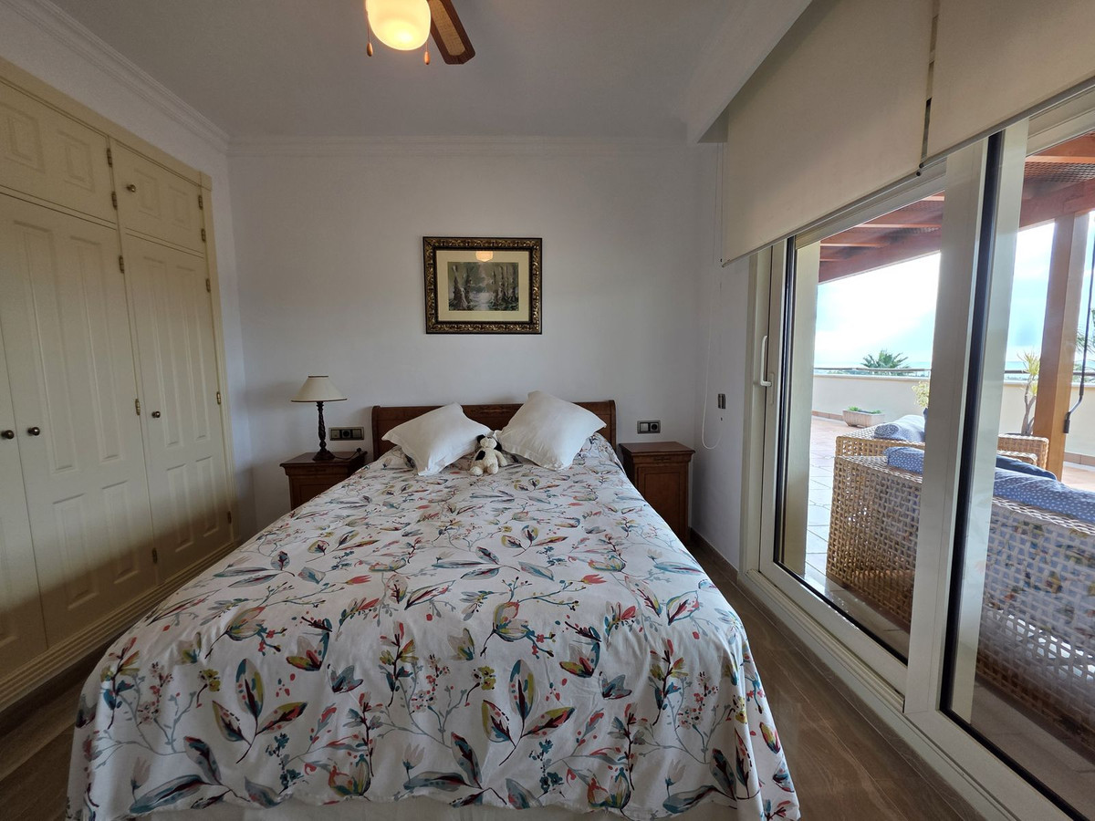 4 Bed Apartment for sale in Sierra Blanca Costa Del Sol, Málaga, Spain