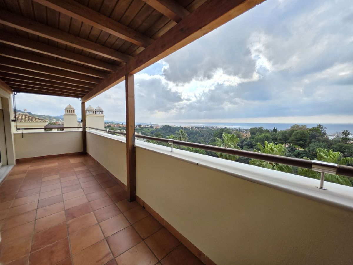 4 Bed Apartment for sale in Sierra Blanca Costa Del Sol, Málaga, Spain