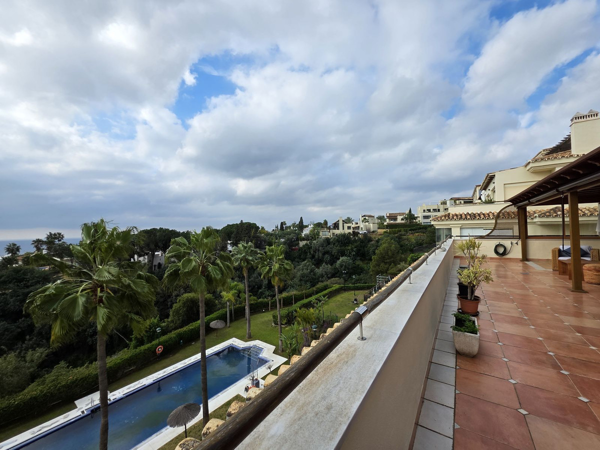 4 Bed Apartment for sale in Sierra Blanca Costa Del Sol, Málaga, Spain